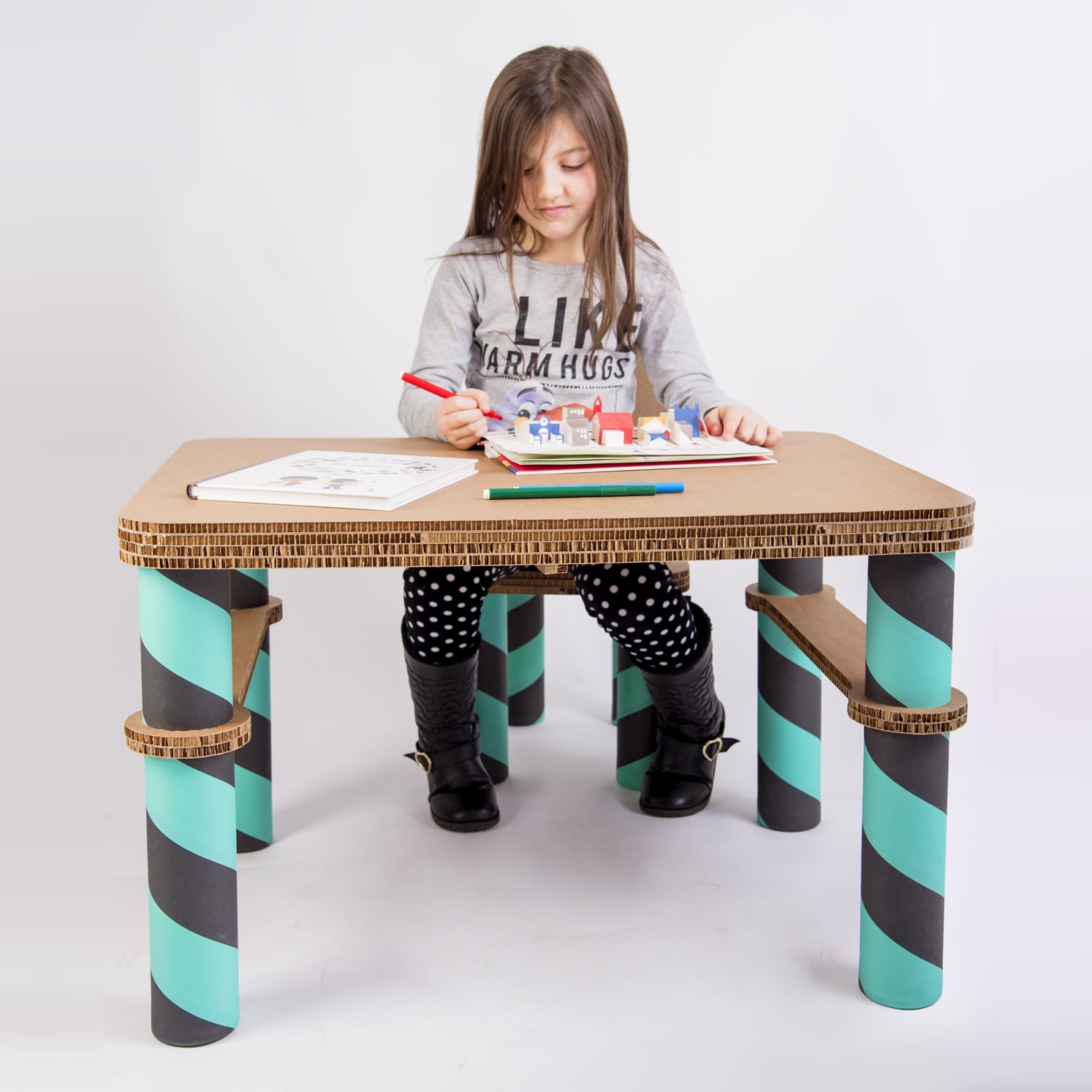 friends_of_paper_cardboard_furniture_for_children_design_giovanni_tomasini_designer_01