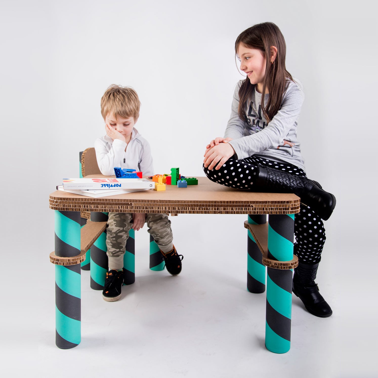 friends_of_paper_cardboard_furniture_for_children_design_giovanni_tomasini_designer_02