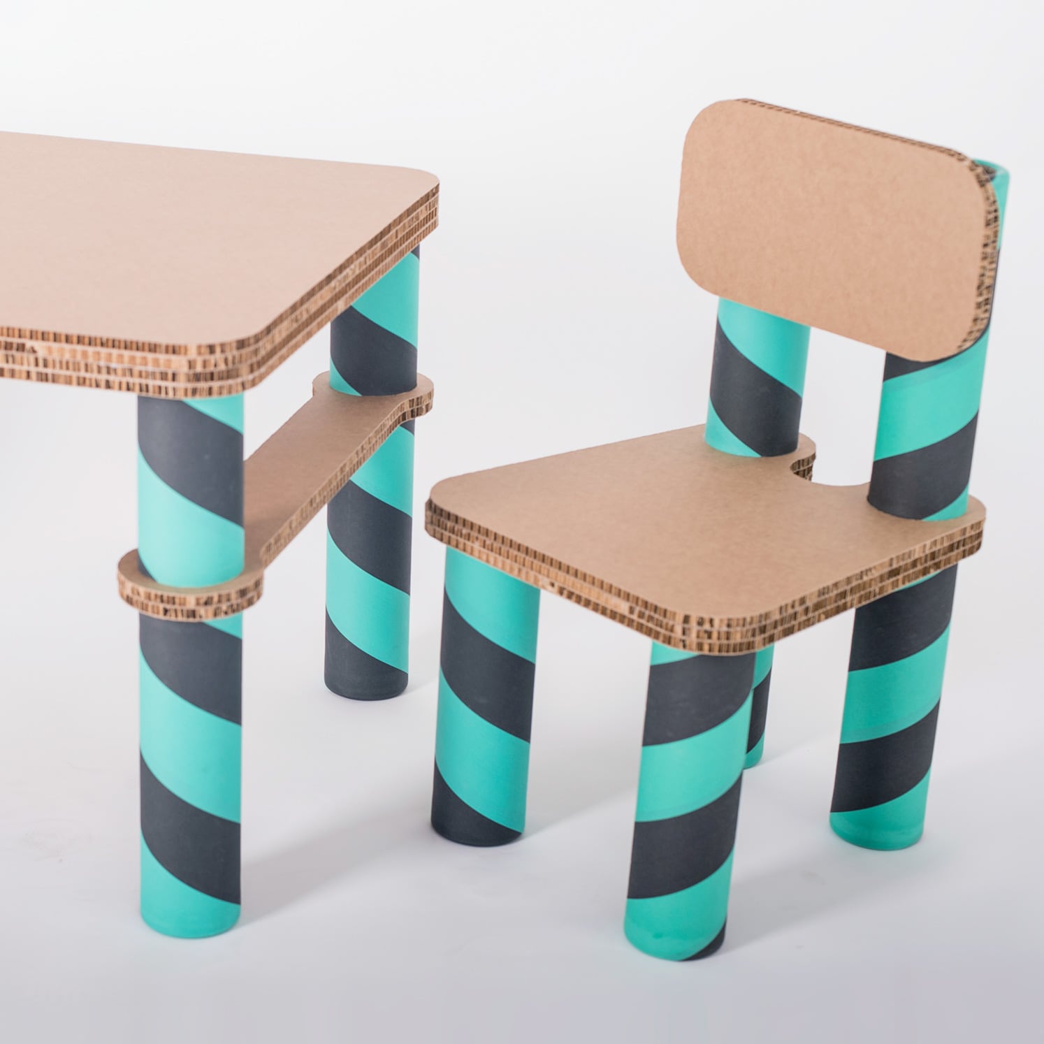 friends_of_paper_cardboard_furniture_for_children_design_giovanni_tomasini_designer_03